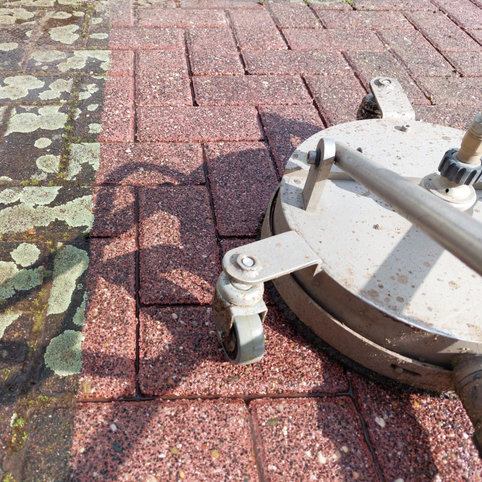 Reinigung von Pflastersteinen in Idstein