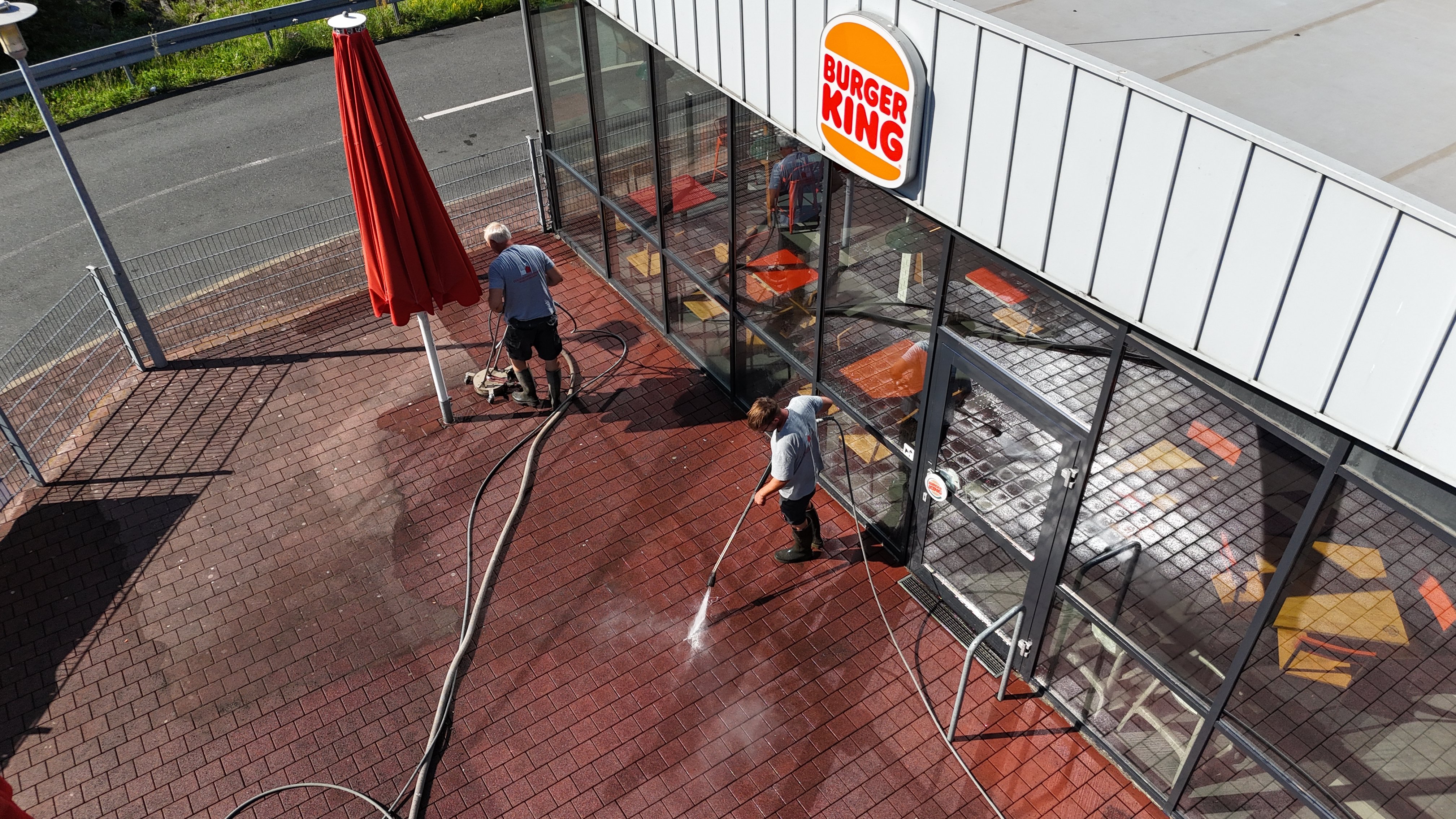 Steinreinigung und Kaugummientfernung bei Burger King